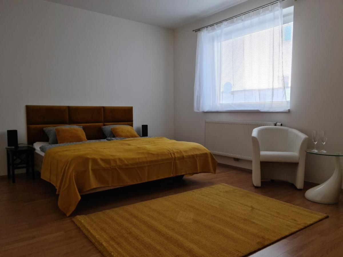 City Centre Apartments 리베레츠 외부 사진